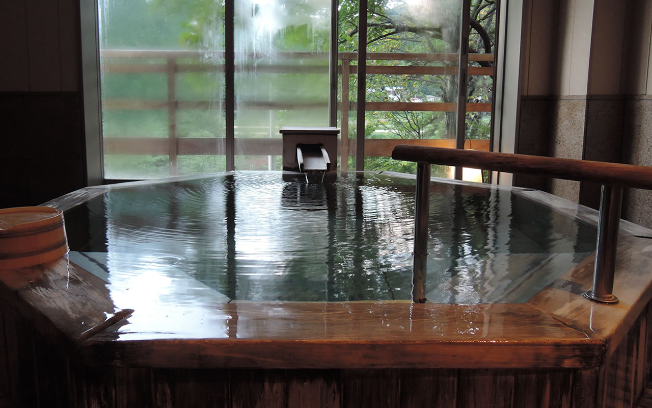Kashikiri-buro at Wakatakenosho, Kinugawa Onsen, Tochigi Prefecture